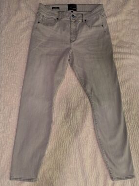 WHITE House Black market Light Gray Skinny Jeans - Women's Stretch Denim Nwot